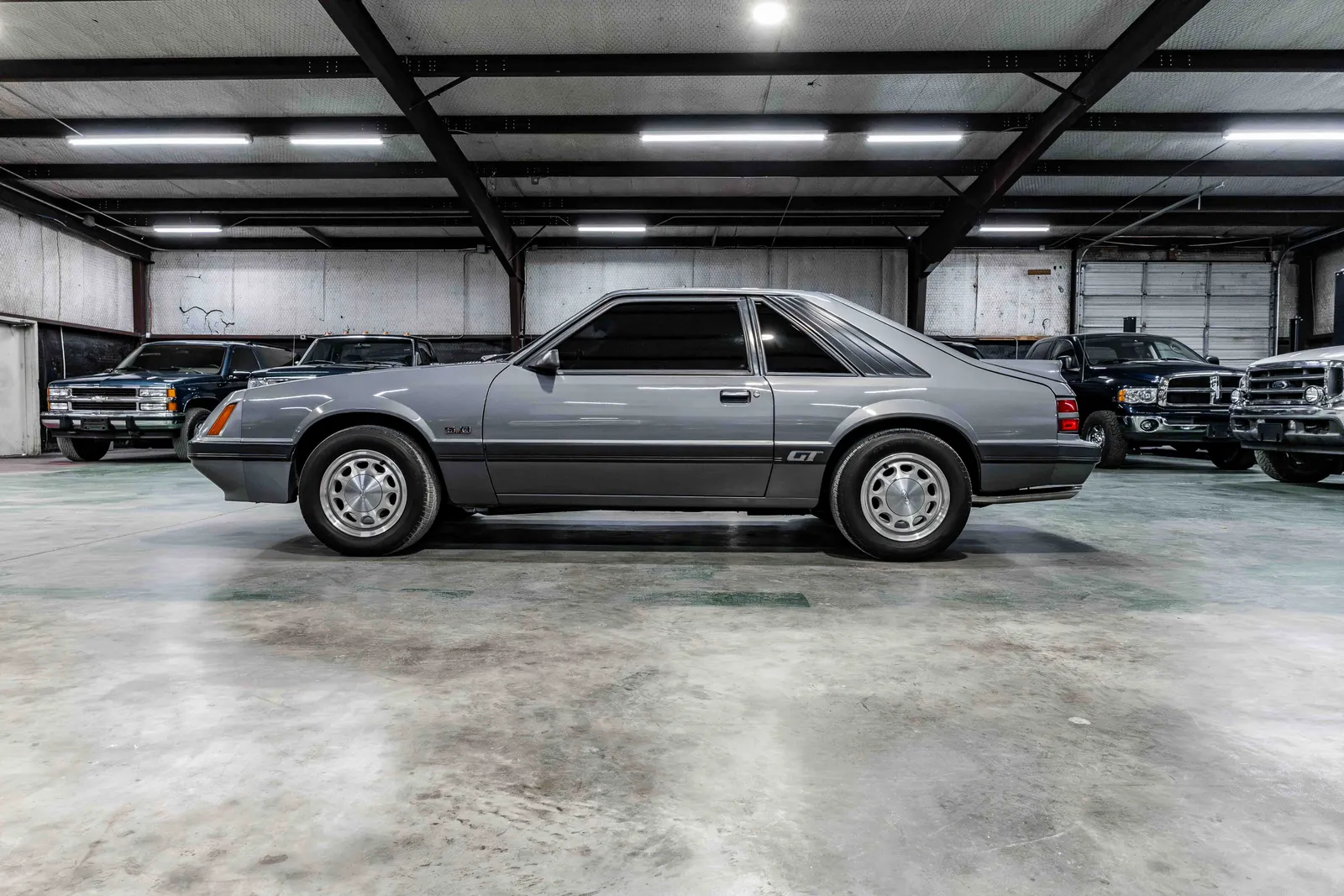 1985-Ford-Mustang-Medium Charcoal Metallic-127944--34.jpg